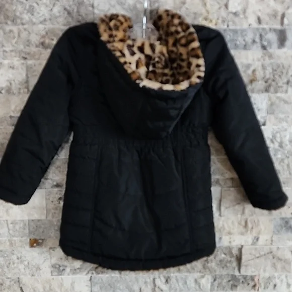 DKNY GIRLS BLACK WINTER JACKET, SIZE 5/6 DOUBLE SIDE, PRE-OWNED, ZIPPER, POCKETS - Picture 4 of 14